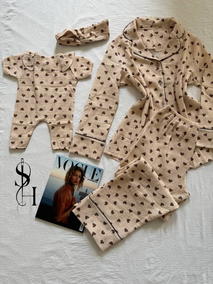 تصویر ست مادر و نوزاد موکا قلبی موسلین 