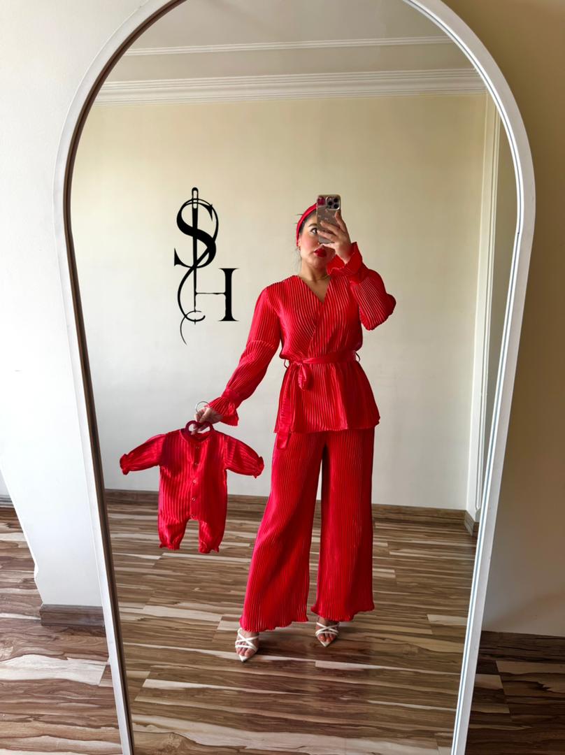 تصویر ست پیلیسه مادر و نوزاد قرمز 